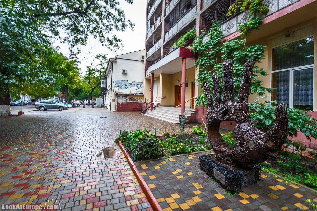 Привоз, обе Арнаутские и памятник Стиву Джобсу | LookAtIsrael.com - Фото путешествия по Израилю