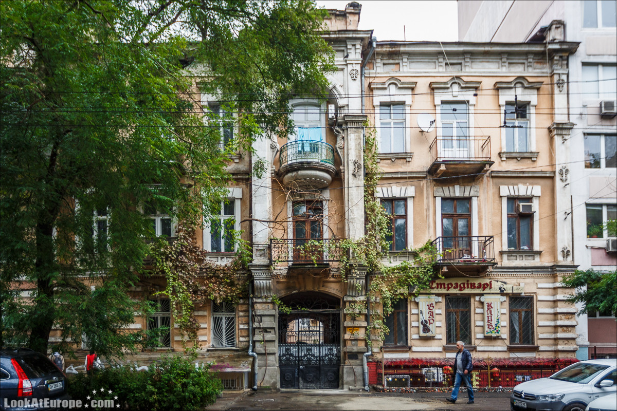 Привоз, обе Арнаутские и памятник Стиву Джобсу | LookAtIsrael.com - Фото путешествия по Израилю