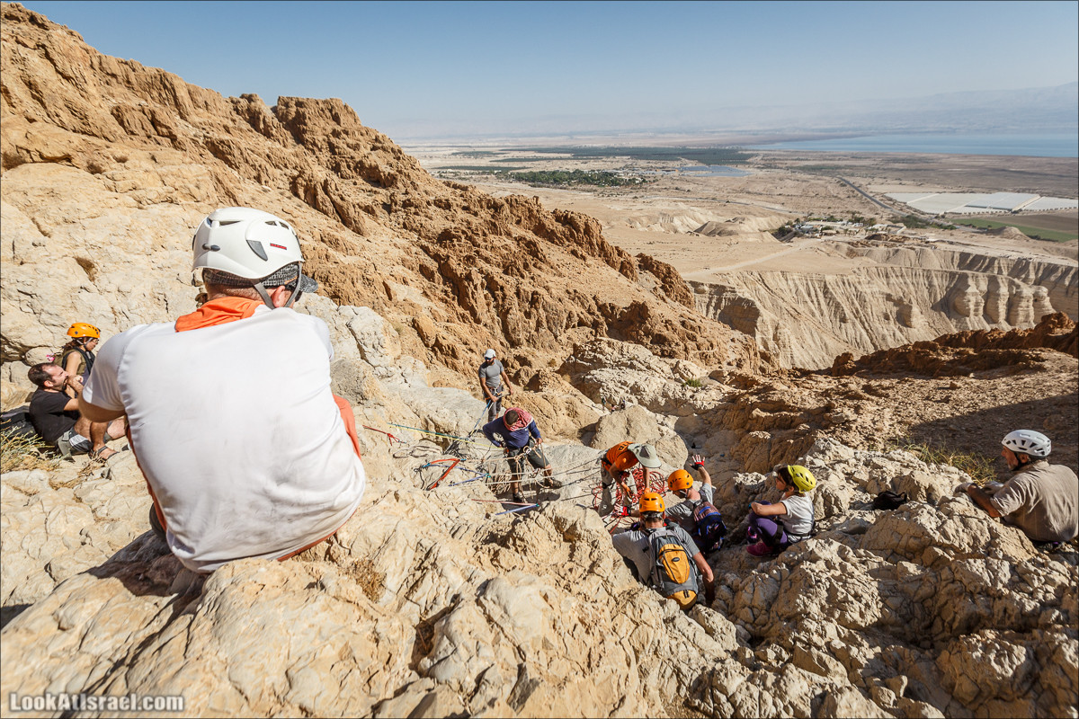 Нахаль Кумран - спуск по верёвкам | LookAtIsrael.com - Фото путешествия по Израилю