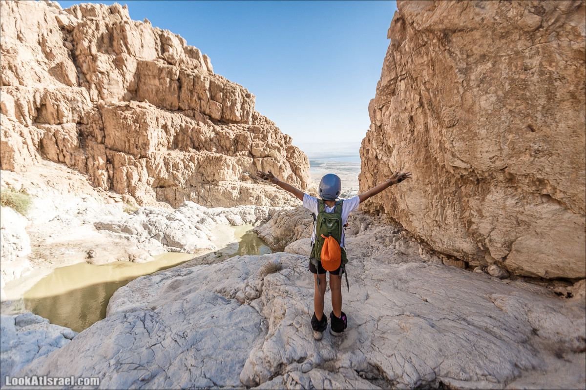 Нахаль Кумран - спуск по верёвкам | LookAtIsrael.com - Фото путешествия по Израилю