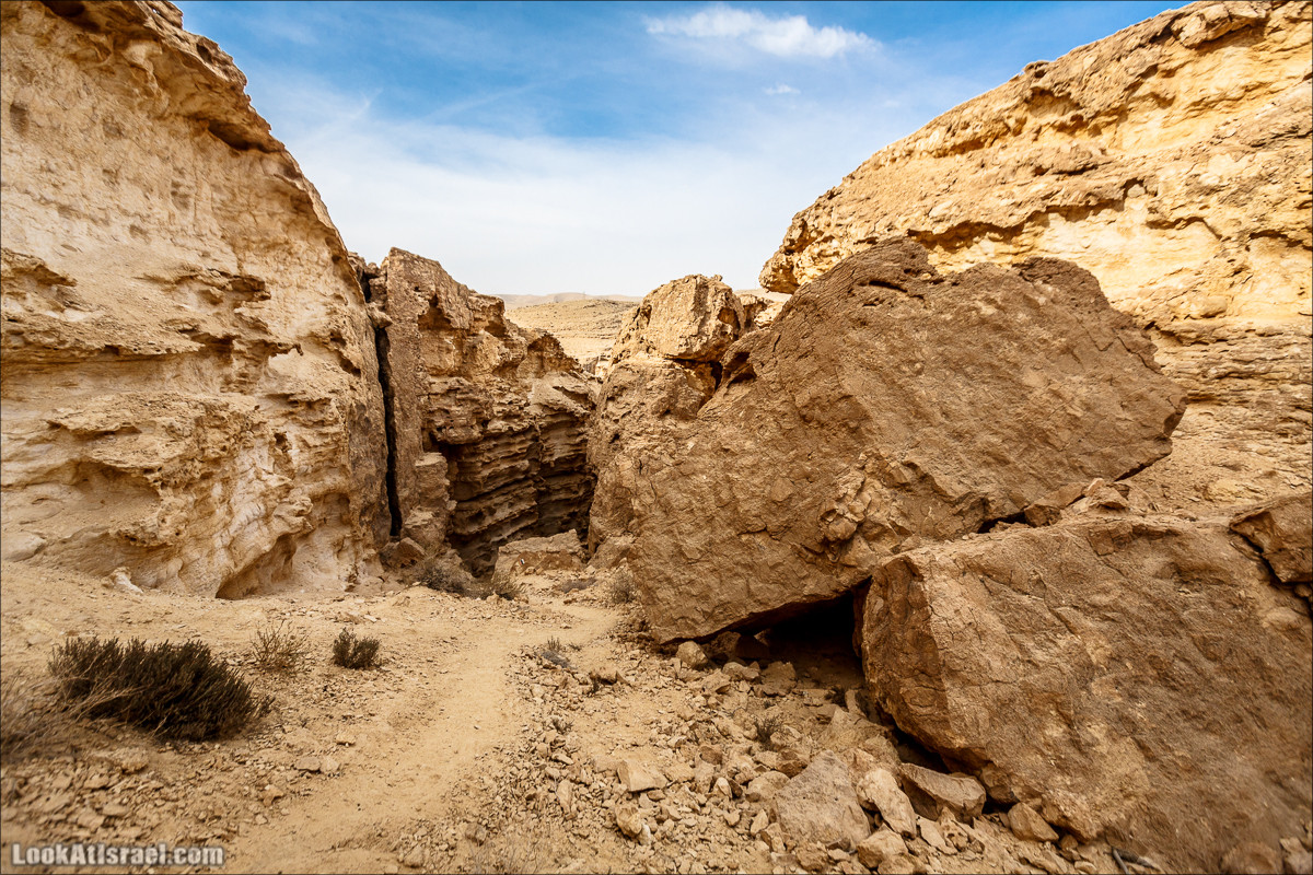 Трещины в пустыне, Сдаким, Нахаль Хава, Эйн Акев, Шавив | מעוק סדקים נחל חווה עין שביב עין עקב | LookAtIsrael.com - Фото путешествия по Израилю