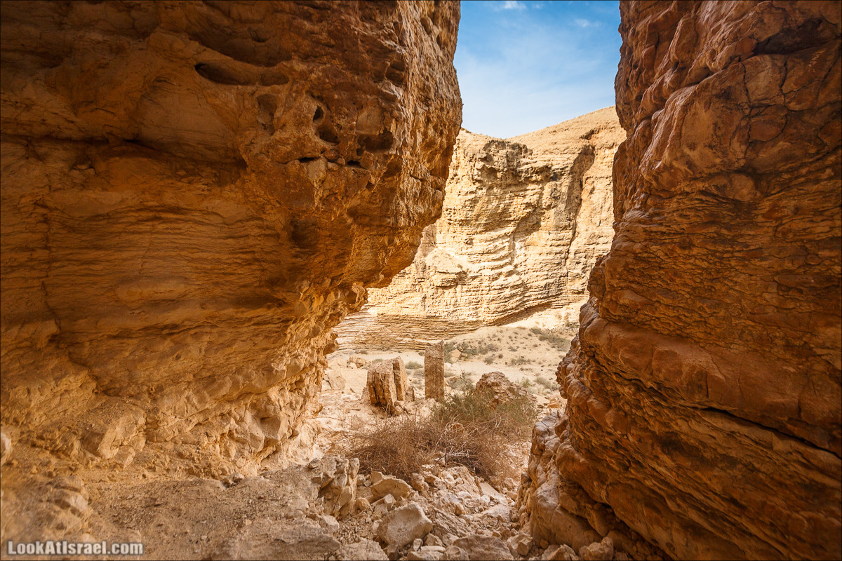 Трещины в пустыне, Сдаким, Нахаль Хава, Эйн Акев, Шавив | מעוק סדקים נחל חווה עין שביב עין עקב | LookAtIsrael.com - Фото путешествия по Израилю
