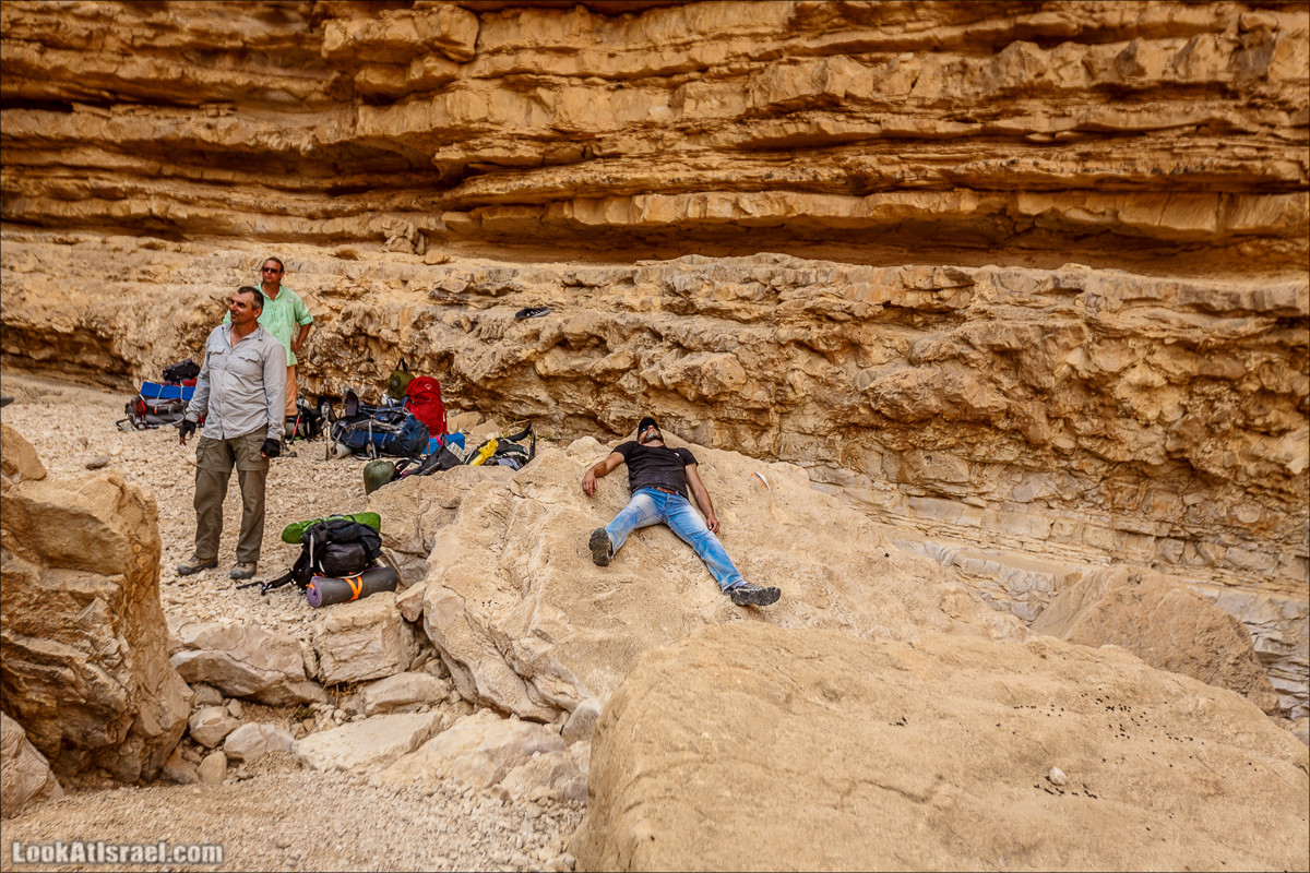 Трещины в пустыне, Сдаким, Нахаль Хава, Эйн Акев, Шавив | מעוק סדקים נחל חווה עין שביב עין עקב | LookAtIsrael.com - Фото путешествия по Израилю