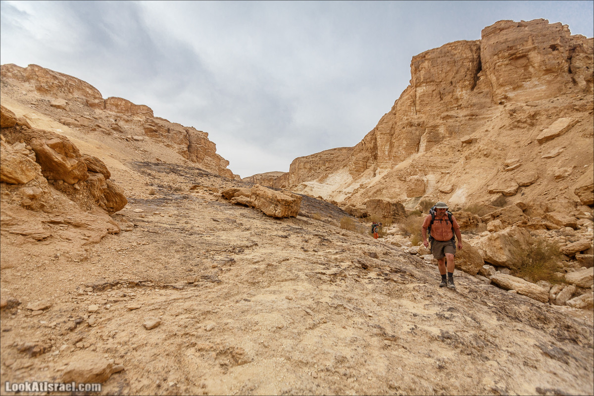 Трещины в пустыне, Сдаким, Нахаль Хава, Эйн Акев, Шавив | מעוק סדקים נחל חווה עין שביב עין עקב | LookAtIsrael.com - Фото путешествия по Израилю