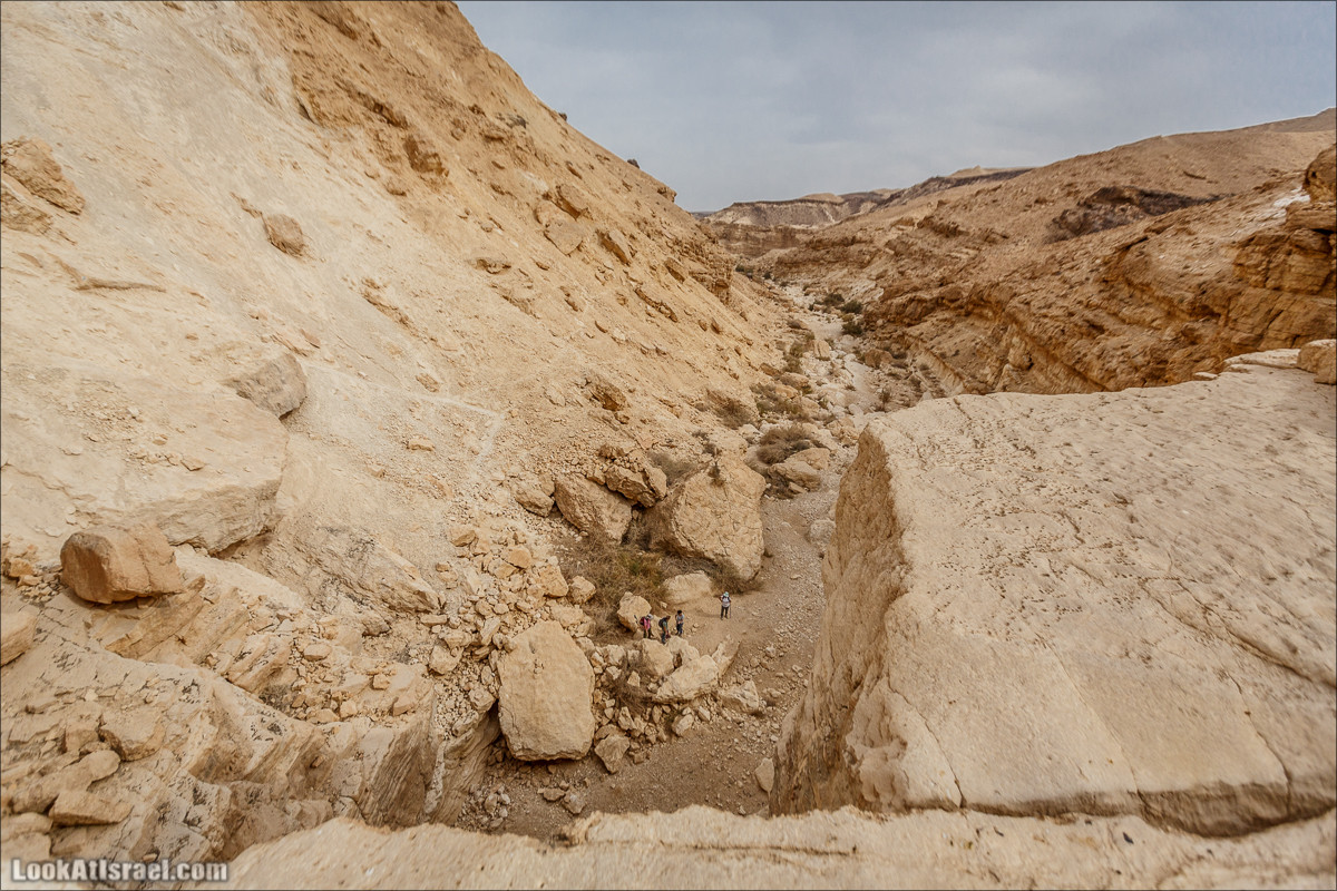 Трещины в пустыне, Сдаким, Нахаль Хава, Эйн Акев, Шавив | מעוק סדקים נחל חווה עין שביב עין עקב | LookAtIsrael.com - Фото путешествия по Израилю