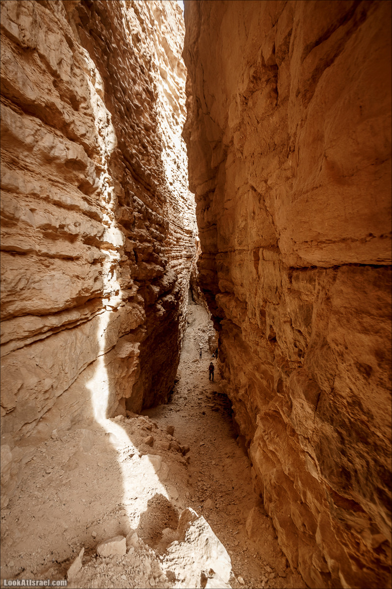 Трещины в пустыне, Сдаким, Нахаль Хава, Эйн Акев, Шавив | מעוק סדקים נחל חווה עין שביב עין עקב | LookAtIsrael.com - Фото путешествия по Израилю