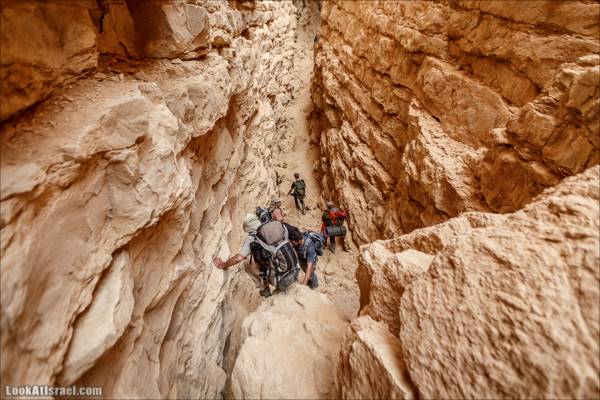 Трещины в пустыне, Сдаким, Нахаль Хава, Эйн Акев, Шавив | מעוק סדקים נחל חווה עין שביב עין עקב | LookAtIsrael.com - Фото путешествия по Израилю