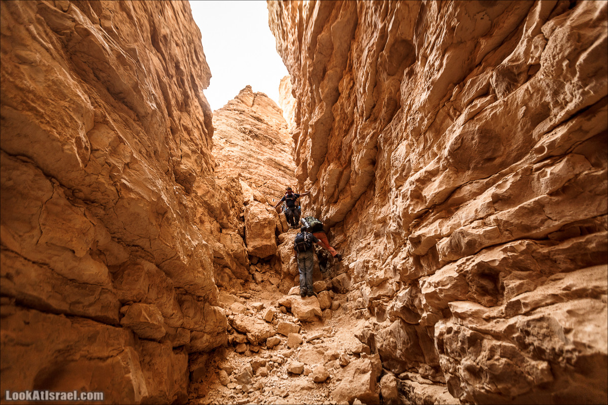 Трещины в пустыне, Сдаким, Нахаль Хава, Эйн Акев, Шавив | מעוק סדקים נחל חווה עין שביב עין עקב | LookAtIsrael.com - Фото путешествия по Израилю