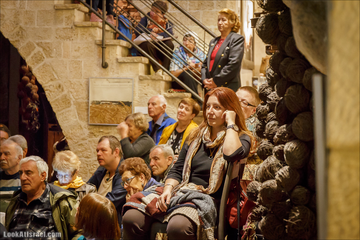 Презентация книги Ильи Лиснянского Мифы Яффо в музее Иланы Гур| LookAtIsrael.com - Фото путешествия по Израилю