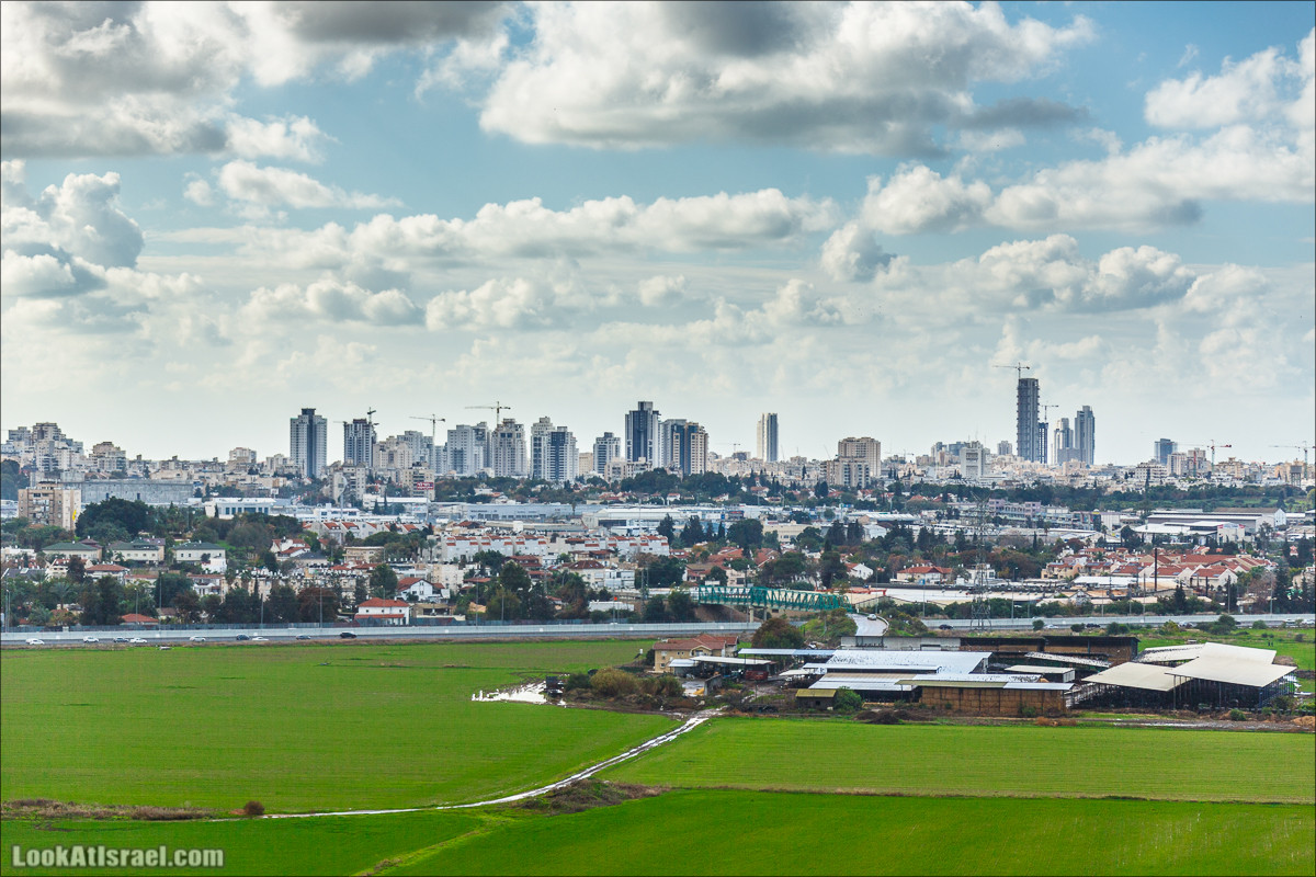 Смотровая площадка с видом на Тель-Авив в парке Ариель Шарона, Хирия | Belvedere Tel Aviv Metropolis View | פארק אריאל שרון חיריה מרפסת תצפית מטרופולינית | LookAtIsrael.com - Фото путешествия по Израилю