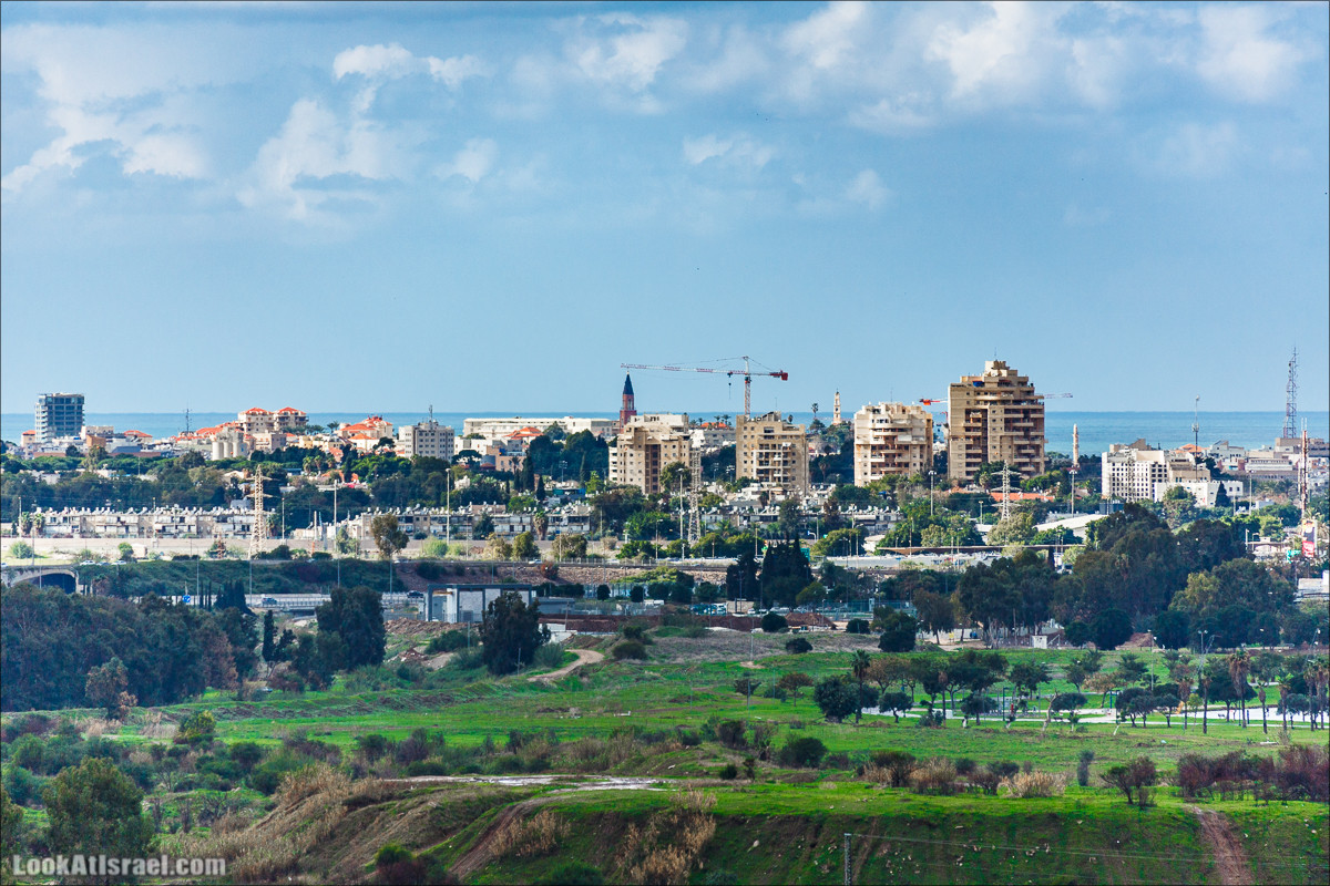 Смотровая площадка с видом на Тель-Авив в парке Ариель Шарона, Хирия | Belvedere Tel Aviv Metropolis View | פארק אריאל שרון חיריה מרפסת תצפית מטרופולינית | LookAtIsrael.com - Фото путешествия по Израилю