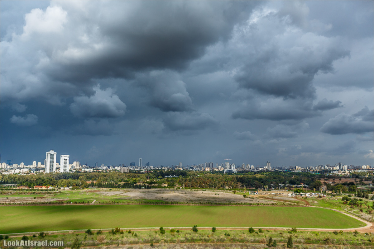 Смотровая площадка с видом на Тель-Авив в парке Ариель Шарона, Хирия | Belvedere Tel Aviv Metropolis View | פארק אריאל שרון חיריה מרפסת תצפית מטרופולינית | LookAtIsrael.com - Фото путешествия по Израилю