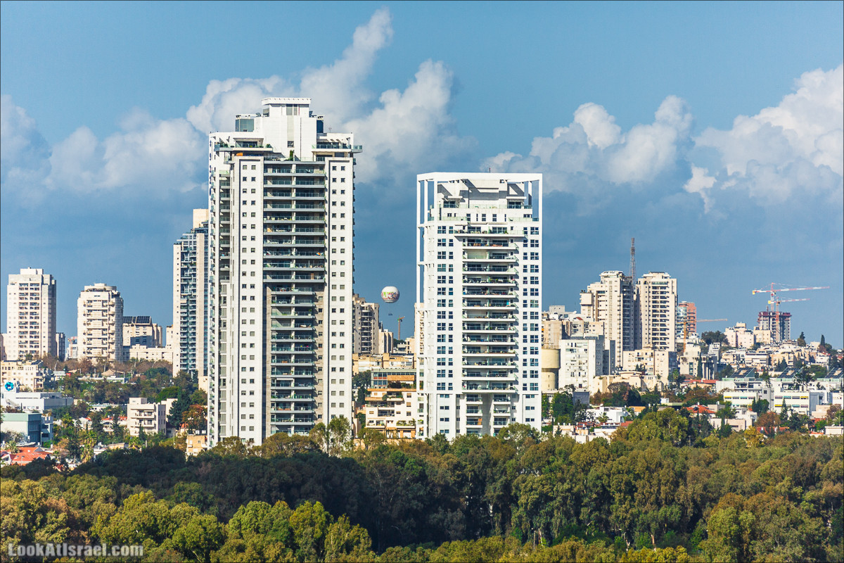 Смотровая площадка с видом на Тель-Авив в парке Ариель Шарона, Хирия | Belvedere Tel Aviv Metropolis View | פארק אריאל שרון חיריה מרפסת תצפית מטרופולינית | LookAtIsrael.com - Фото путешествия по Израилю