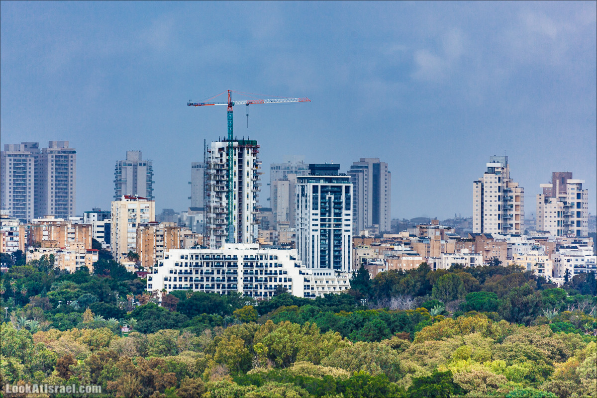 Смотровая площадка с видом на Тель-Авив в парке Ариель Шарона, Хирия | Belvedere Tel Aviv Metropolis View | פארק אריאל שרון חיריה מרפסת תצפית מטרופולינית | LookAtIsrael.com - Фото путешествия по Израилю