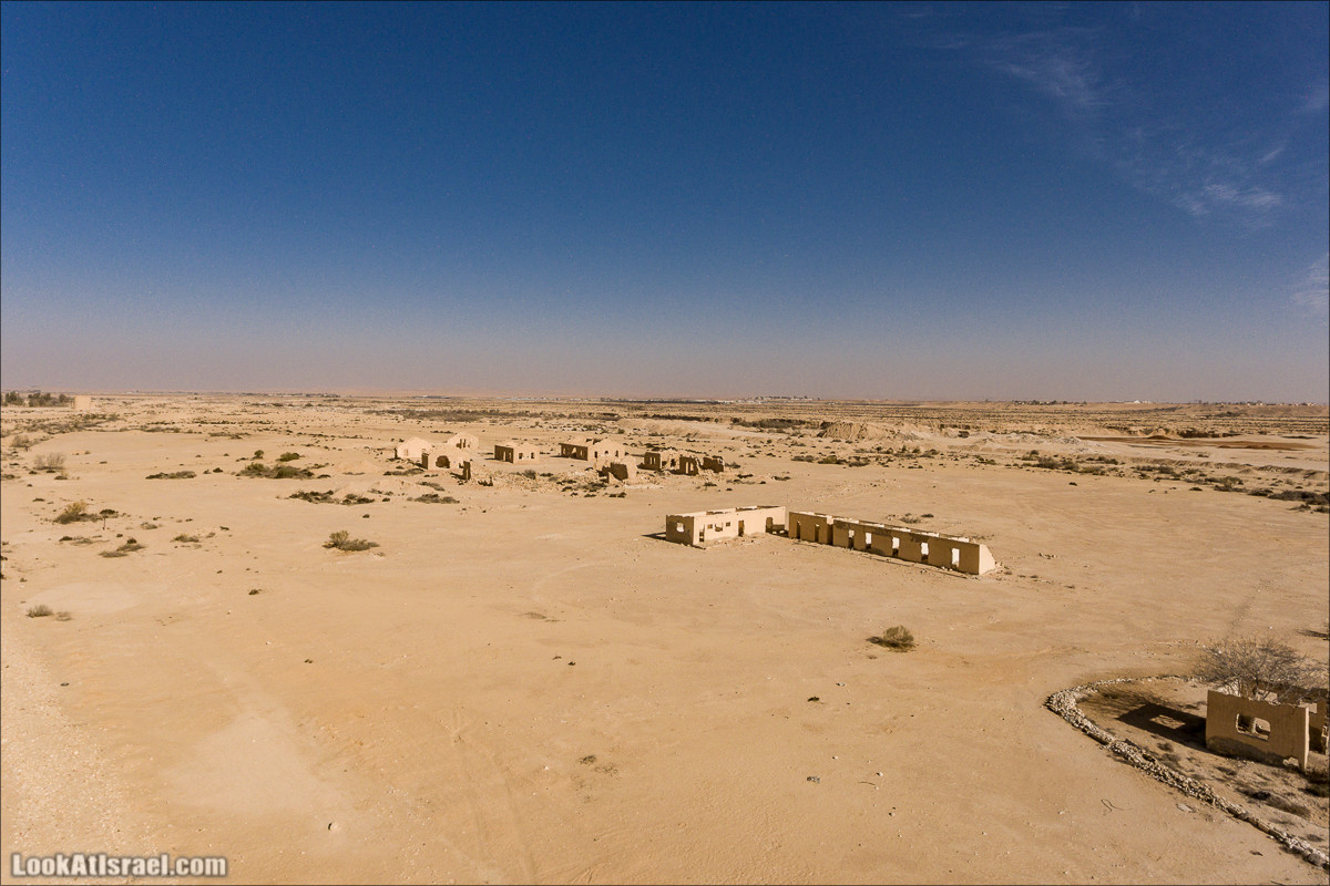 Ницана и окрестности с высоты полета. Пещера и турецкие постройки | LookAtIsrael.com - Фото путешествия по Израилю