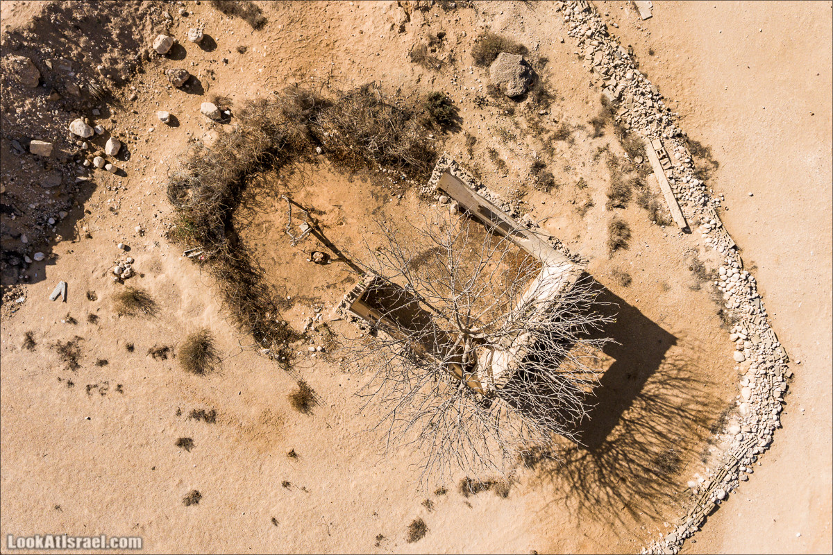 Ницана и окрестности с высоты полета. Пещера и турецкие постройки | LookAtIsrael.com - Фото путешествия по Израилю