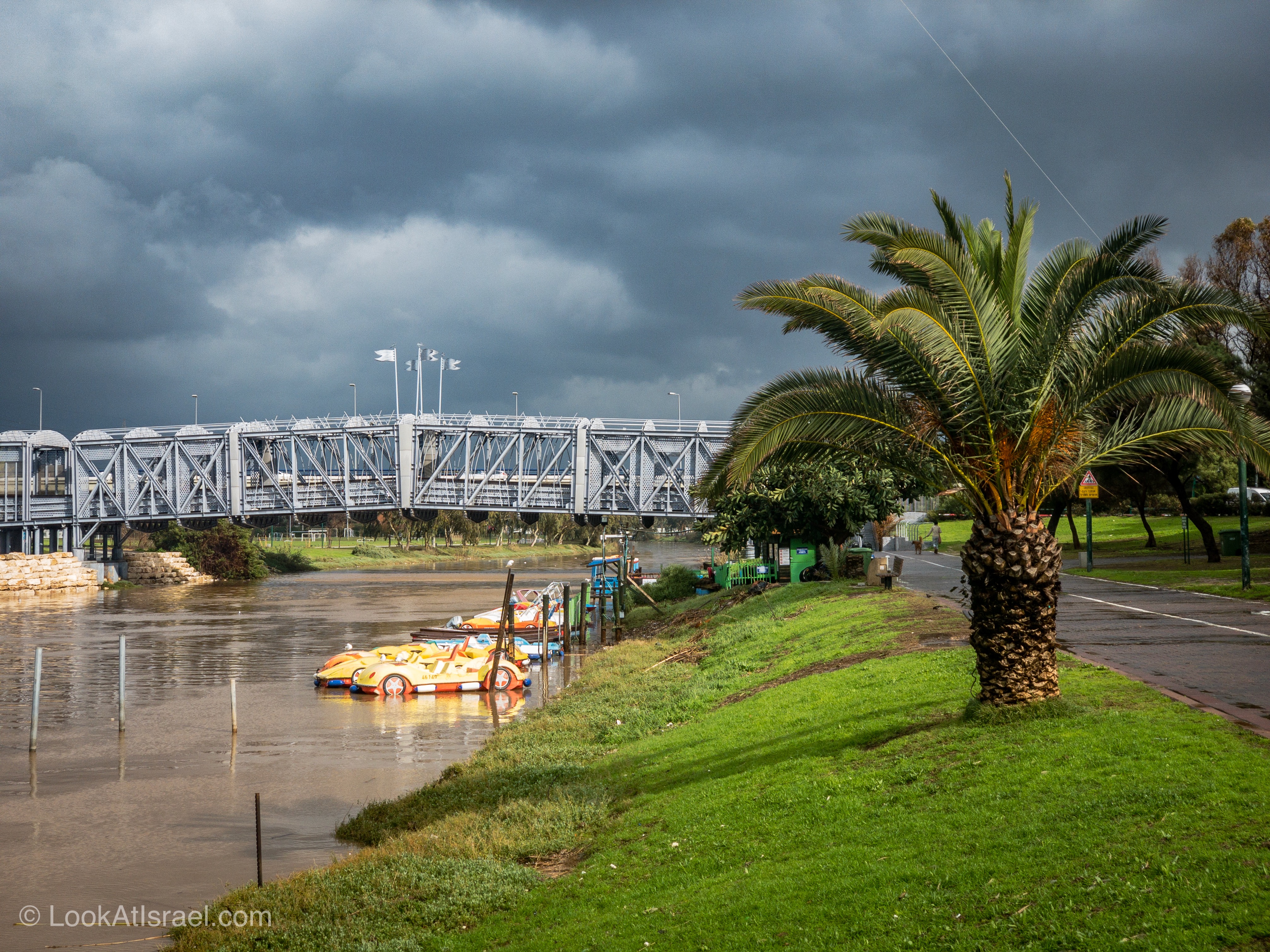Дождливая зима в Тель-Авиве | LookAtIsrael.com - Фото путешествия по Израилю