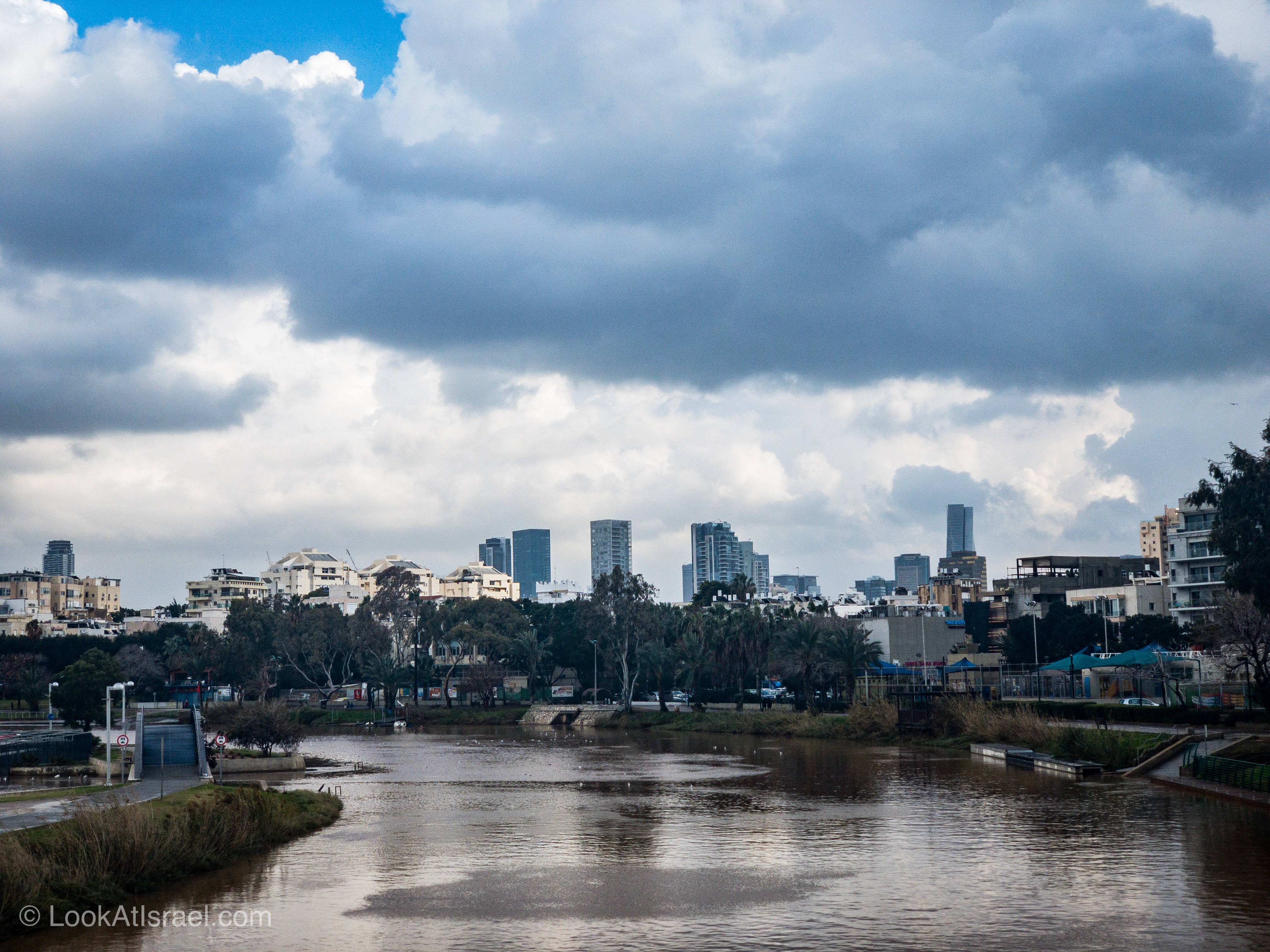 Дождливая зима в Тель-Авиве | LookAtIsrael.com - Фото путешествия по Израилю