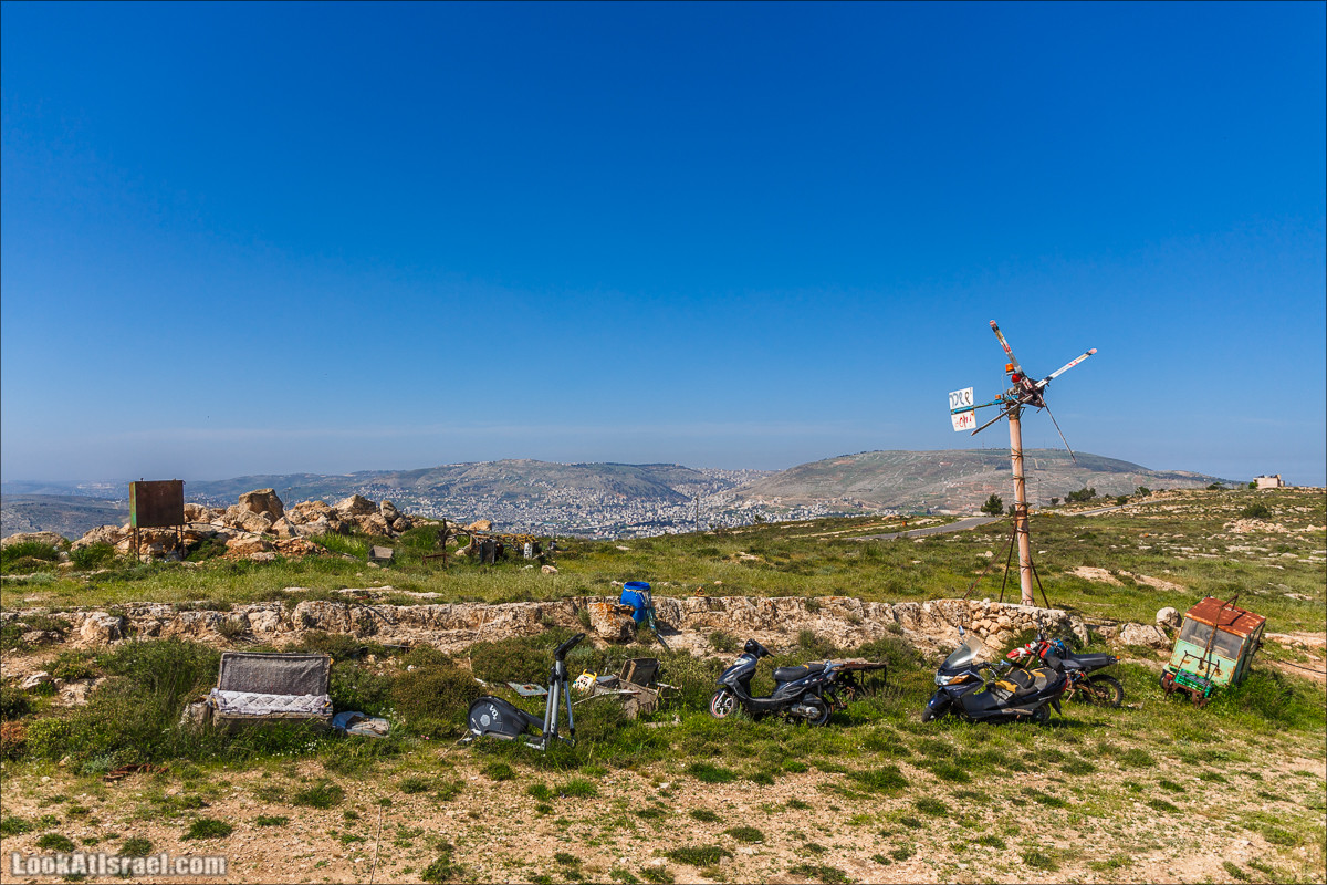 Гора Кабир и цветение самарийского ириса | הר קביר ואירוס שומרוני | LookAtIsrael.com - Фото путешествия по Израилю