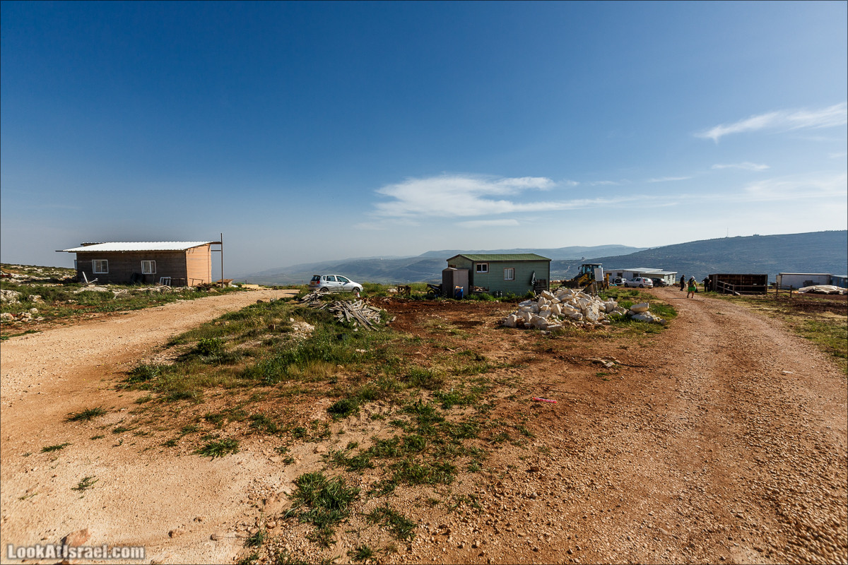 Первый дом на родине на высотке 777 в горах Самарии | LookAtIsrael.com - Фото путешествия по Израилю