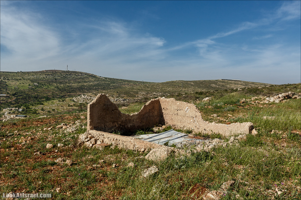 Первый дом на родине на высотке 777 в горах Самарии | LookAtIsrael.com - Фото путешествия по Израилю