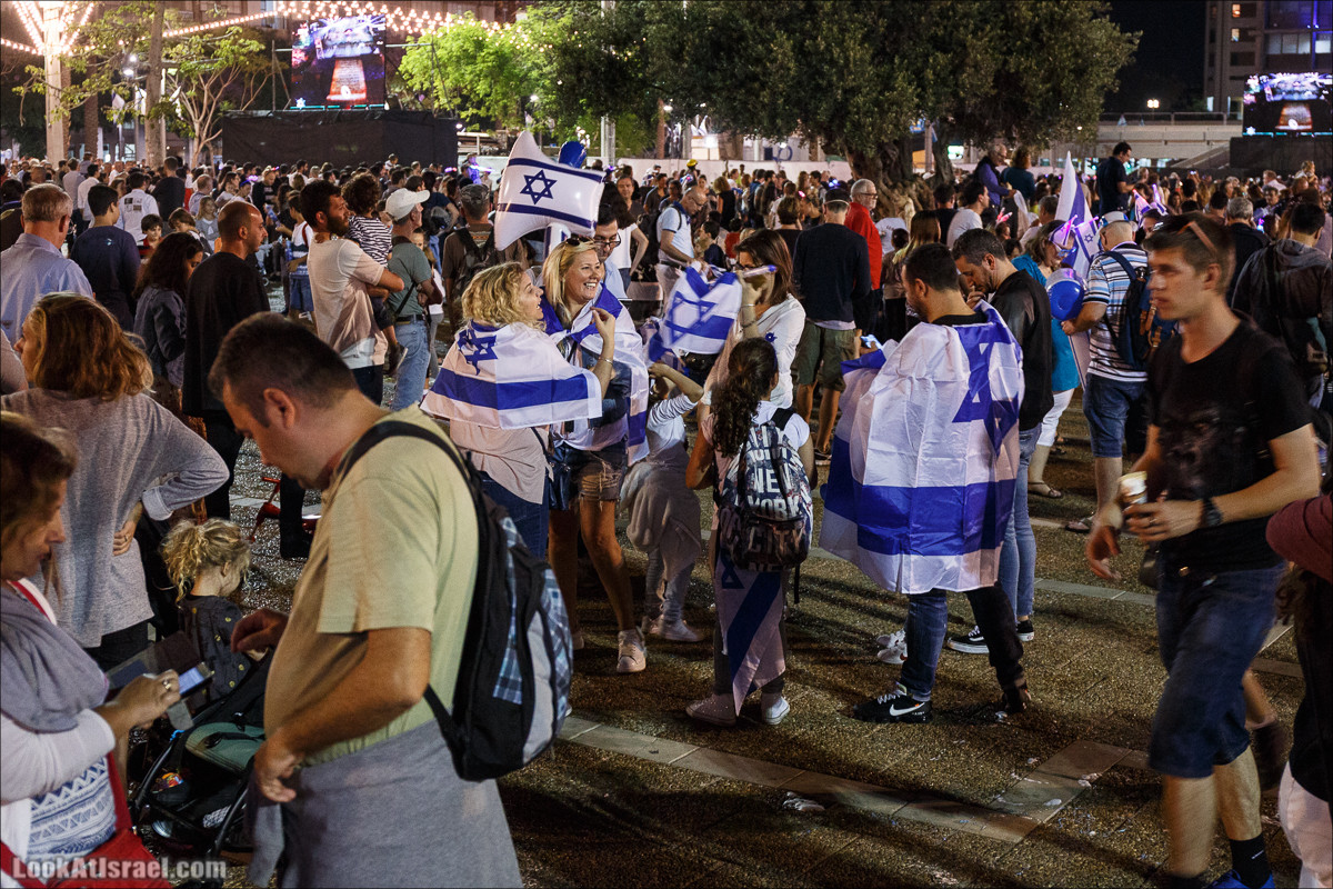 Праздничный салют в Тель-Авиве в честь 70-летия государства Израиль | Independence day 70 of Israel, fireworks | LookAtIsrael.com - Фото путешествия по Израилю