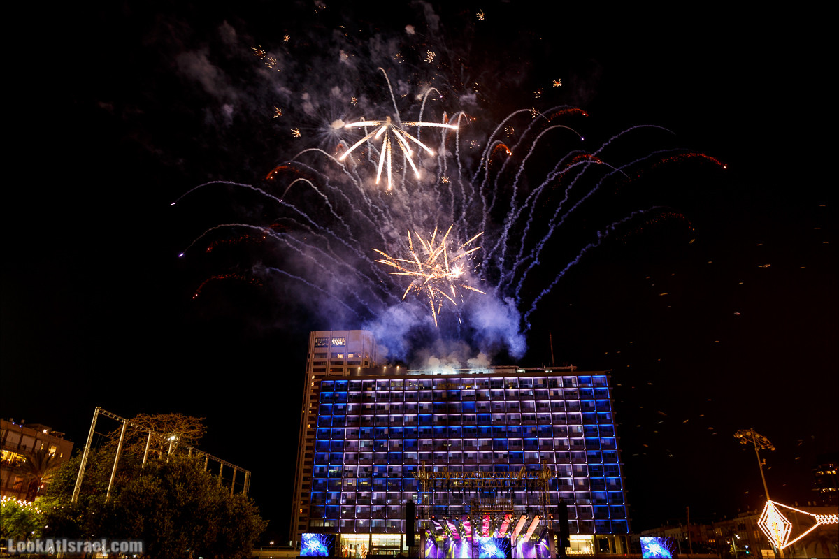 Праздничный салют в Тель-Авиве в честь 70-летия государства Израиль | Independence day 70 of Israel, fireworks | LookAtIsrael.com - Фото путешествия по Израилю