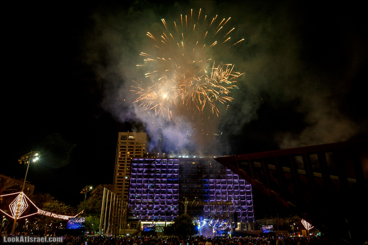 Праздничный салют в Тель-Авиве в честь 70-летия государства Израиль | Independence day 70 of Israel, fireworks | LookAtIsrael.com - Фото путешествия по Израилю