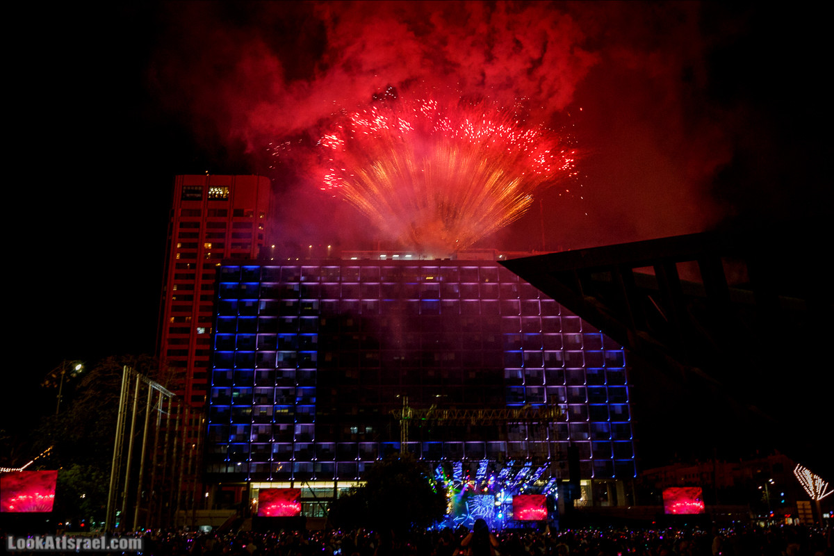 Праздничный салют в Тель-Авиве в честь 70-летия государства Израиль | Independence day 70 of Israel, fireworks | LookAtIsrael.com - Фото путешествия по Израилю