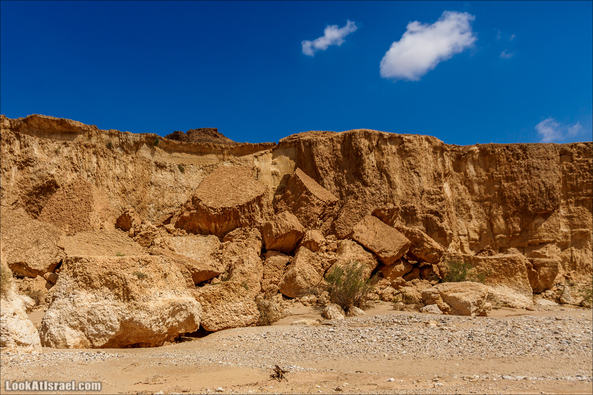 Гора Саароним, ручей Некарот и вода в ущелье Парсат Некарот | LookAtIsrael.com - Фото путешествия по Израилю