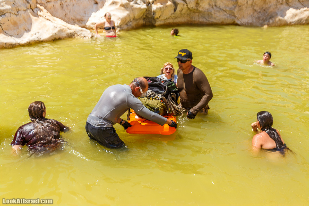 Гора Саароним, ручей Некарот и вода в ущелье Парсат Некарот | LookAtIsrael.com - Фото путешествия по Израилю
