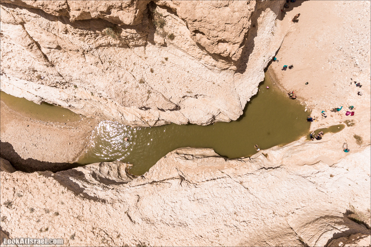 Вода и озеро в Парсат Некарот | מים בפרסת נקרות | LookAtIsrael.com - Фото путешествия по Израилю