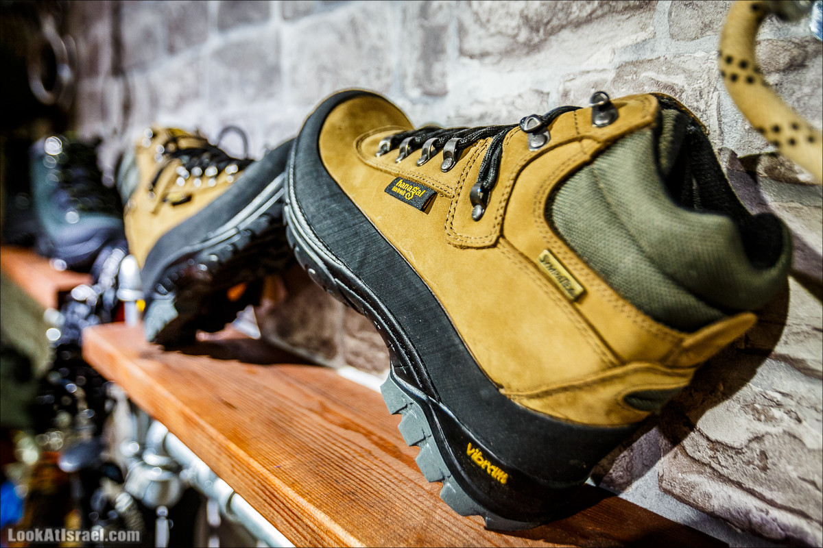 Обувь для пеших походов, хайкинга, треккинга Hanagal в магазине Way Up | Hike & trek shoes | LookAtIsrael.com - Фото путешествия по Израилю