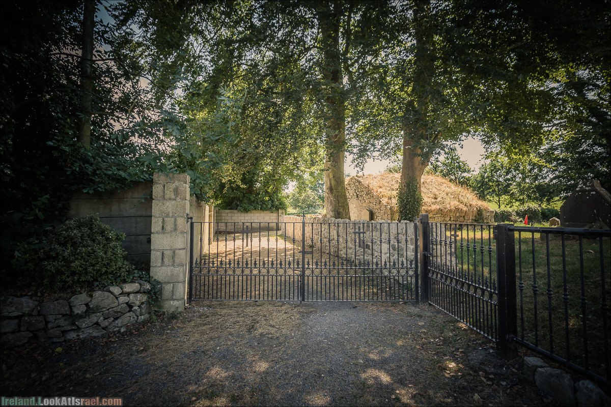 Могила Долорес О Риордан в Кахерелли (Caherelly Graveyard) - LookAtIsrael.com путешествует по Ирландии