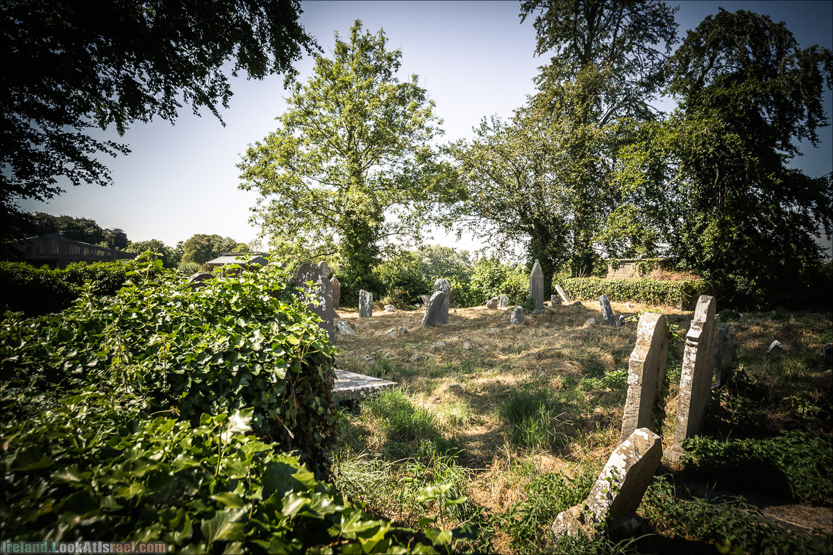 Могила Долорес О Риордан в Кахерелли (Caherelly Graveyard) - LookAtIsrael.com путешествует по Ирландии