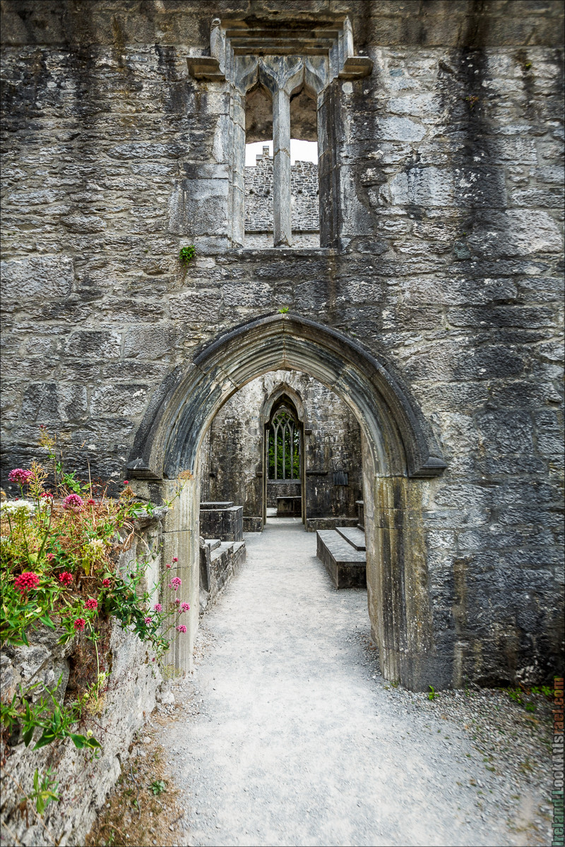 Кольцо Керри, Парк Килларни, озеро Лох-Лейн, аббатство Макрос | The Ring of Kerry, Kellareny Park, Muckross Abbey, Lough Leane | LookAtIsrael.com путешествует по Ирландии