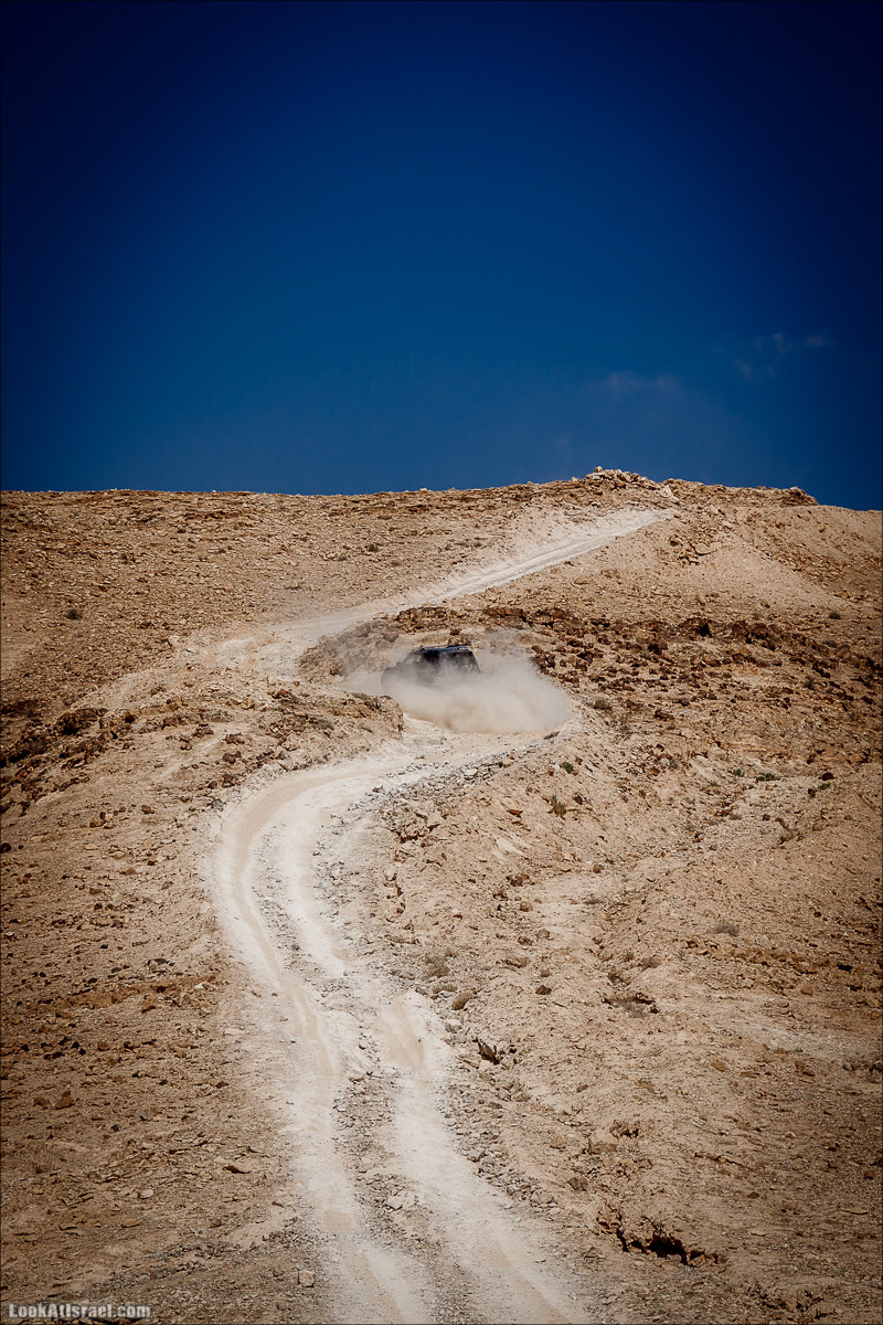 Поездка 4x4 по Иудейской пустыне, Мацок ha-Этеким | מצוק העתקים טיול ג׳יפים | LookAtIsrael.com - Фото путешествия по Израилю