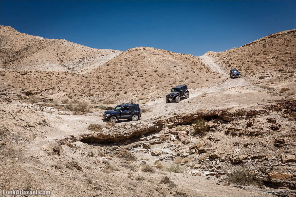 Поездка 4x4 по Иудейской пустыне, Мацок ha-Этеким | מצוק העתקים טיול ג׳יפים | LookAtIsrael.com - Фото путешествия по Израилю