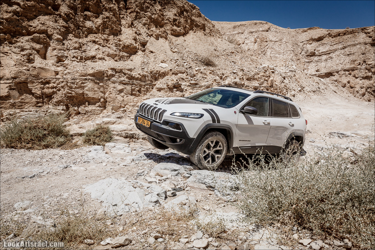 Поездка 4x4 по Иудейской пустыне, Мацок ha-Этеким | מצוק העתקים טיול ג׳יפים | LookAtIsrael.com - Фото путешествия по Израилю