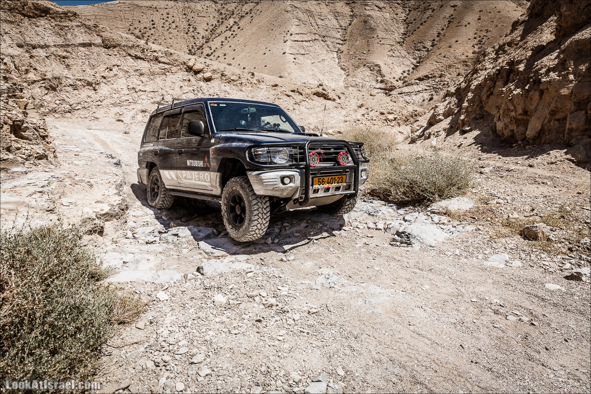 Поездка 4x4 по Иудейской пустыне, Мацок ha-Этеким | מצוק העתקים טיול ג׳יפים | LookAtIsrael.com - Фото путешествия по Израилю