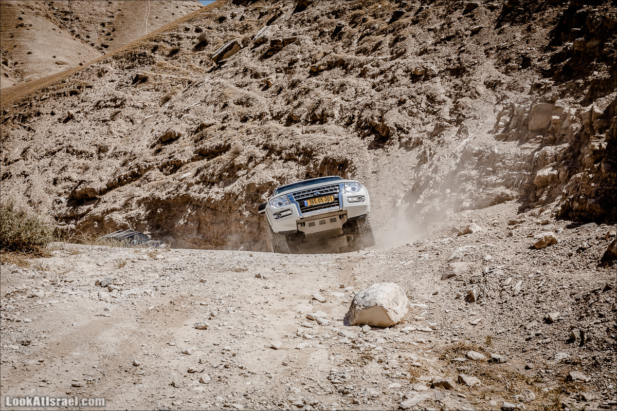 Поездка 4x4 по Иудейской пустыне, Мацок ha-Этеким | מצוק העתקים טיול ג׳יפים | LookAtIsrael.com - Фото путешествия по Израилю