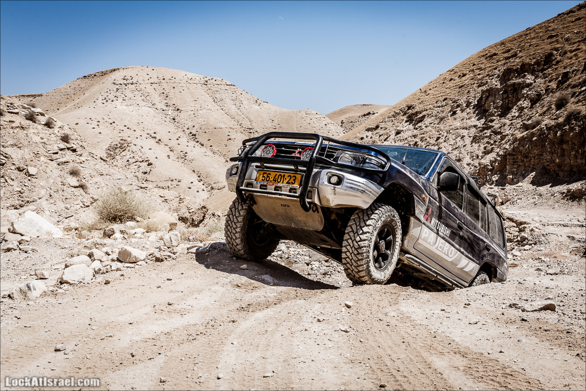 Поездка 4x4 по Иудейской пустыне, Мацок ha-Этеким | מצוק העתקים טיול ג׳יפים | LookAtIsrael.com - Фото путешествия по Израилю