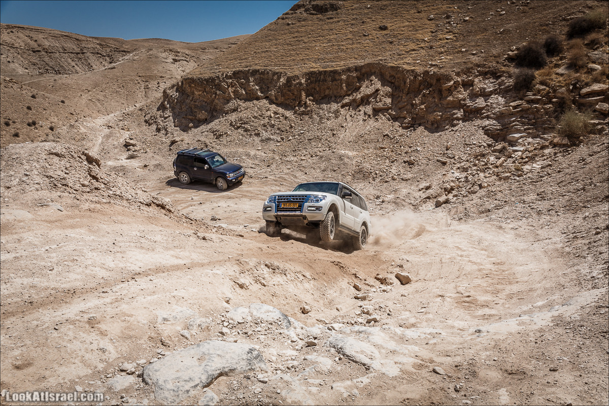 Поездка 4x4 по Иудейской пустыне, Мацок ha-Этеким | מצוק העתקים טיול ג׳יפים | LookAtIsrael.com - Фото путешествия по Израилю