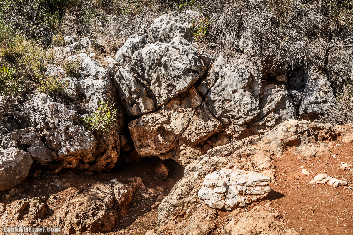 От Хермона к Неве Атив - гора Кахаль, Снаим, итурейский храм и пещеры свинцовой руды LookAtIsrael.com - Фото путешествия по Израилю