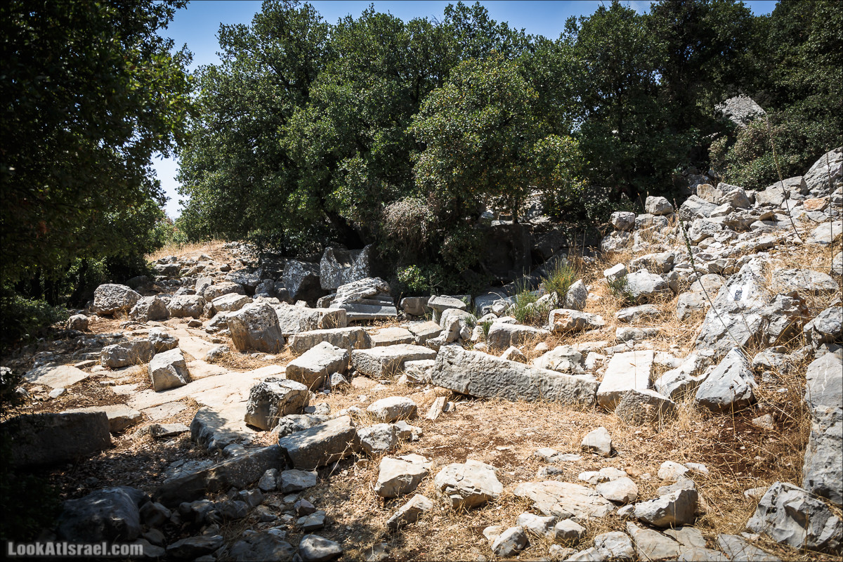 От Хермона к Неве Атив - гора Кахаль, Снаим, итурейский храм и пещеры свинцовой руды LookAtIsrael.com - Фото путешествия по Израилю