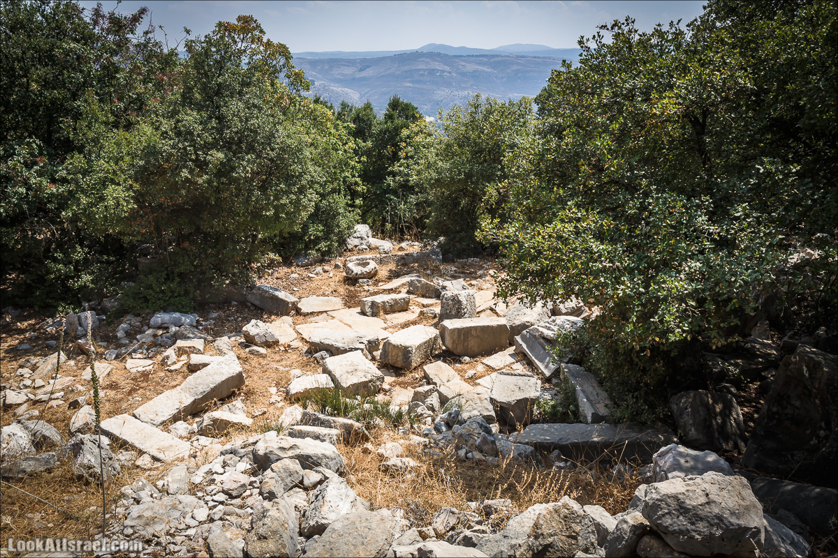От Хермона к Неве Атив - гора Кахаль, Снаим, итурейский храм и пещеры свинцовой руды LookAtIsrael.com - Фото путешествия по Израилю