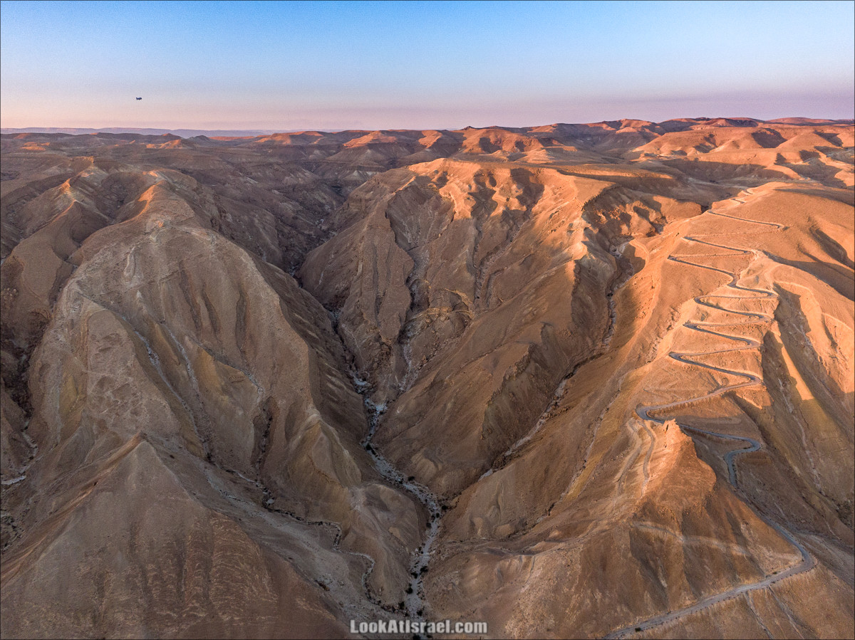 Маале Акрабим - Аэро-фото-съёмка | מעלה עקרבים | LookAtIsrael.com - Фото путешествия по Израилю
