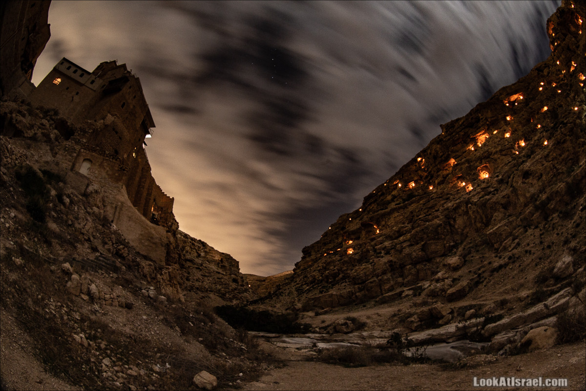 Ночь свечей - День монастыря Май Саба | LookAtIsrael.com - Фото путешествия по Израилю
