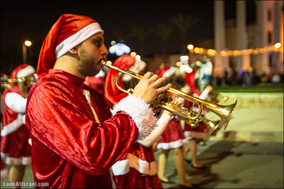 Рождественский парад скаутов в Яффо | Christmas carnival by orthodox scouts of Jaffa | מצעד השנתי ביפו לרגל חג המולד של צופי יפו | LookAtIsrael.com - Фото путешествия по Израилю