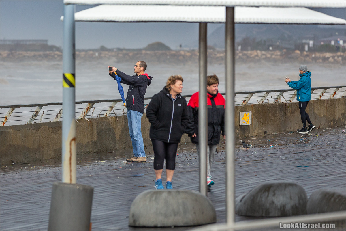 Человек фотографирующий | Тель-Авив Яффо | LookAtIsrael.com - Фото путешествия по Израилю
